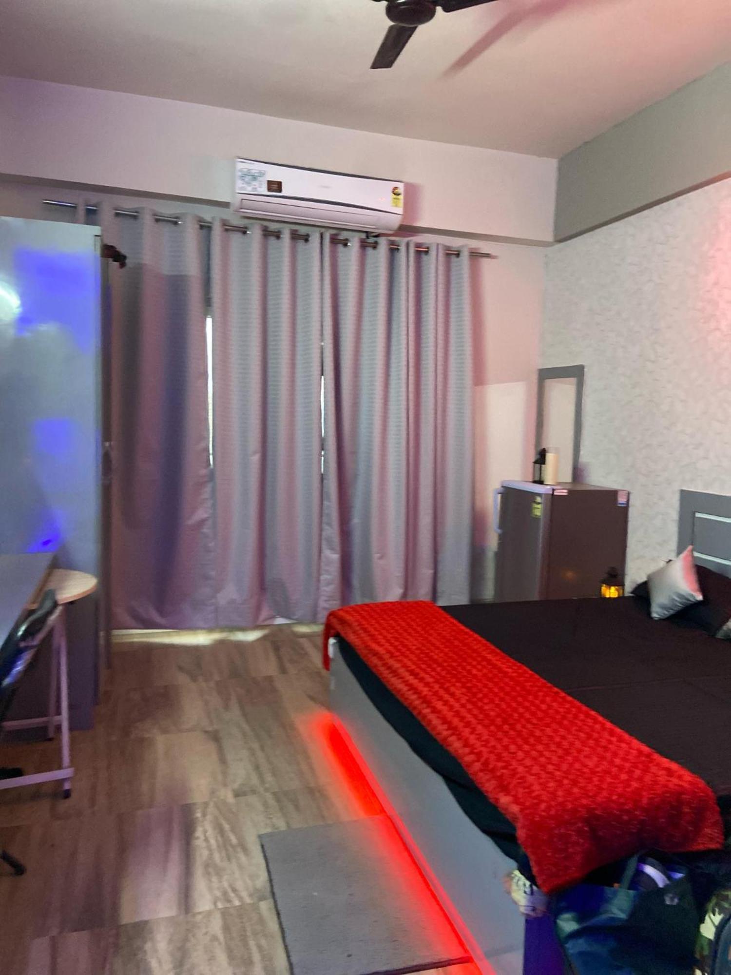 Kinky Dark Rooms Greater Noida Exterior photo